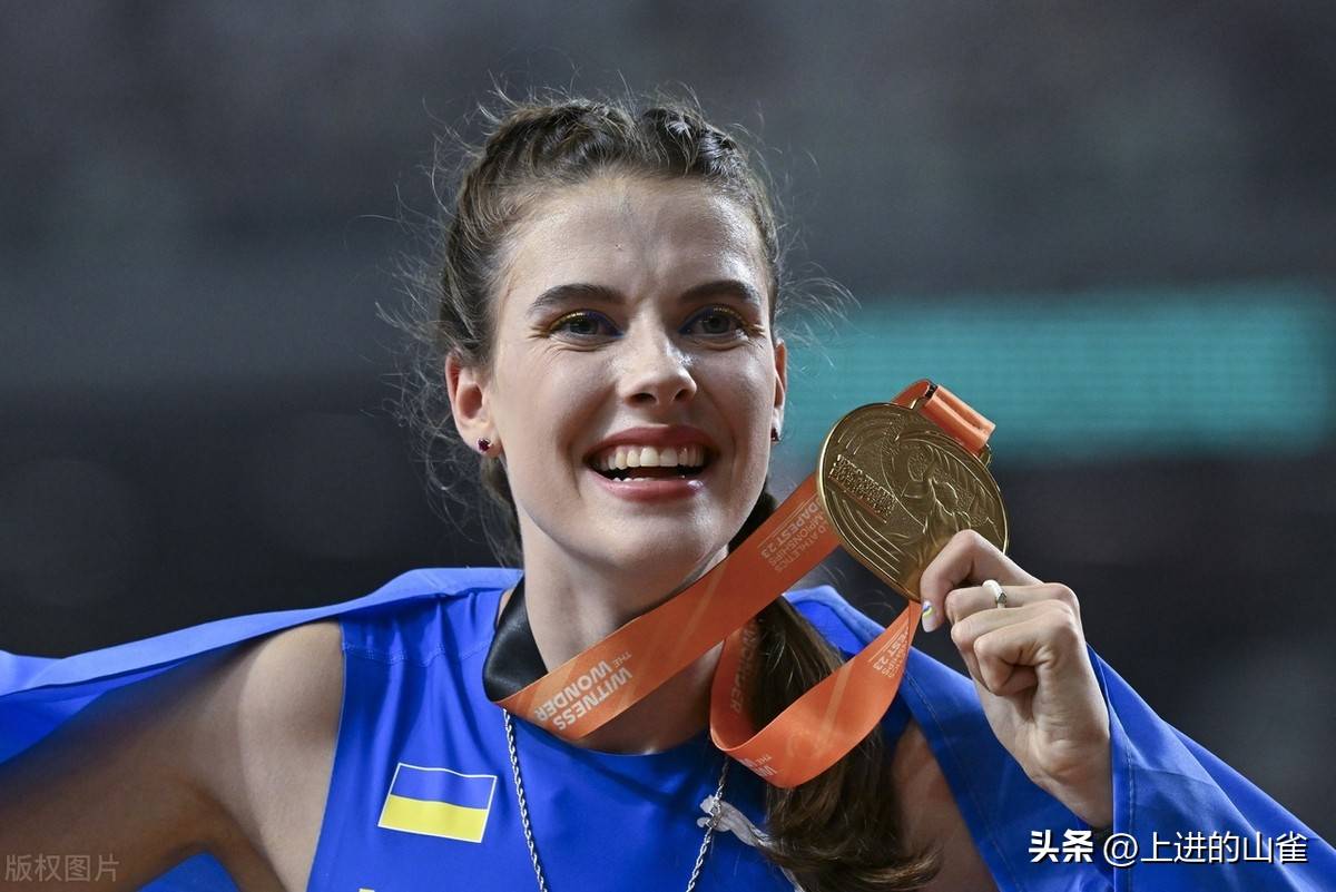 关于体育界的焦点即将转向国际女子足球锦标赛的信息