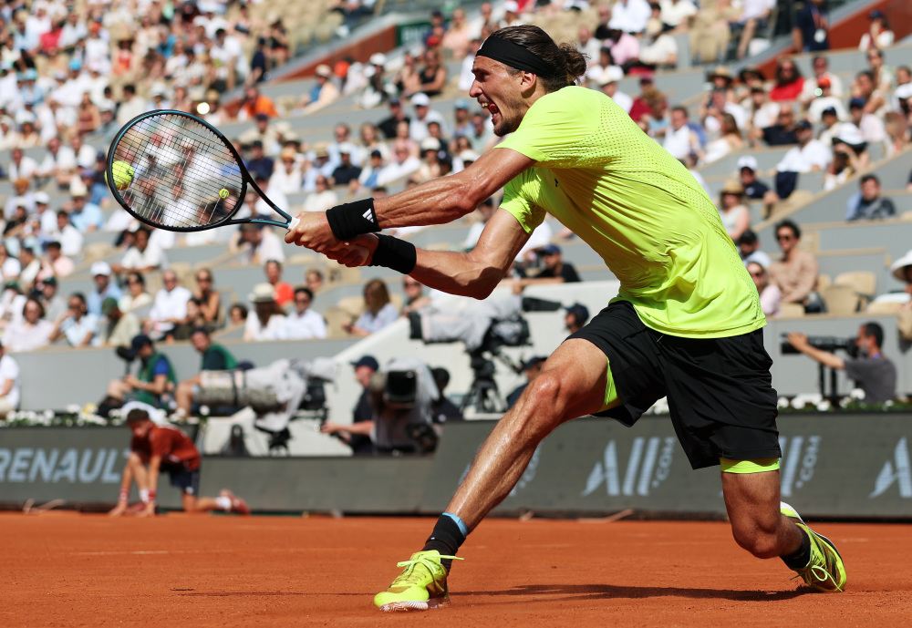 pg电子下载-包含意大利网球队鏖战美国网球队，兹维列夫制霸全场的词条