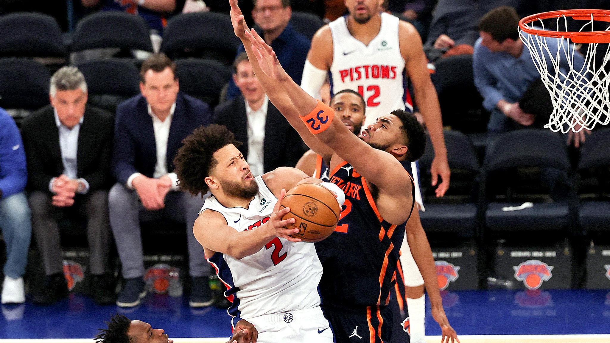 爵士大胜活塞，再次连胜