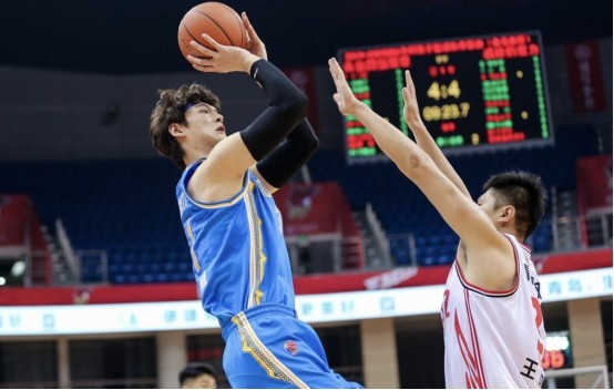 山东队翻盘北京队，王哲林状态火热