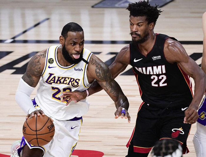 西亚卡姆完成里程碑，湖人全面压制吉林队