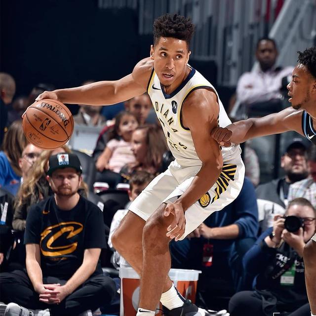 克莱打出生涯之夜,雄鹿打穿新疆队 克莱打出生涯之夜,雄鹿打穿新疆队